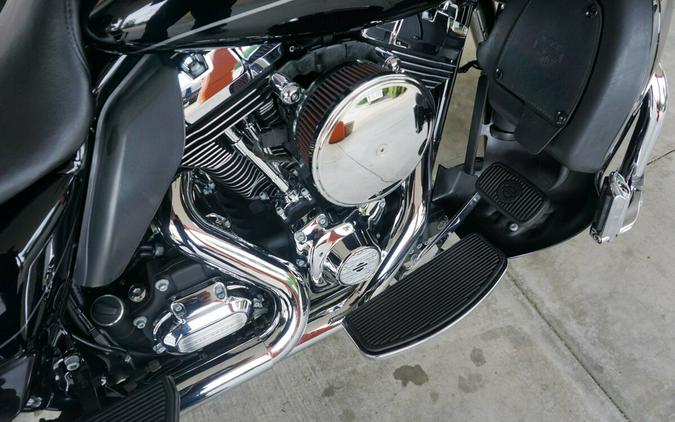 2013 Harley-Davidson Electra Glide® Ultra Limited Vivid Black