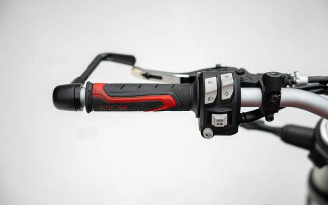 2018 Ducati Monster 821 Red