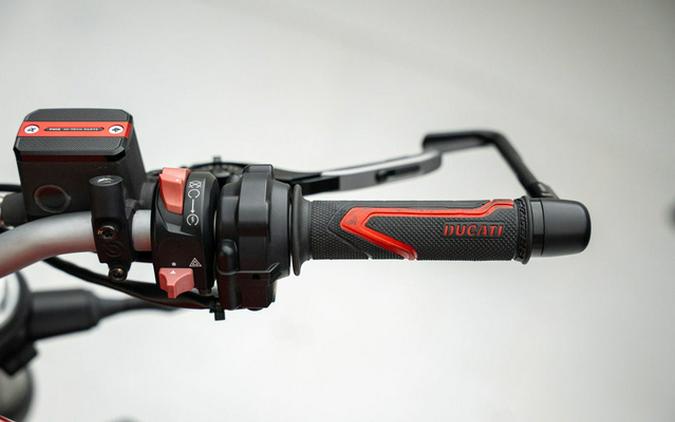 2018 Ducati Monster 821 Red