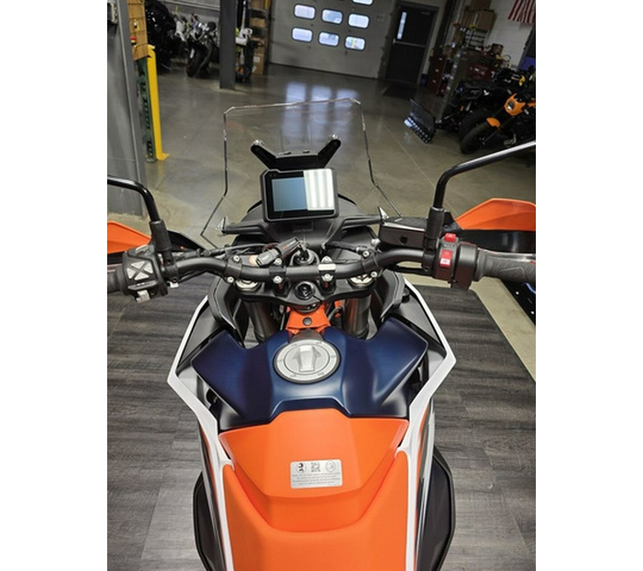 2026 KTM Adventure 890 R