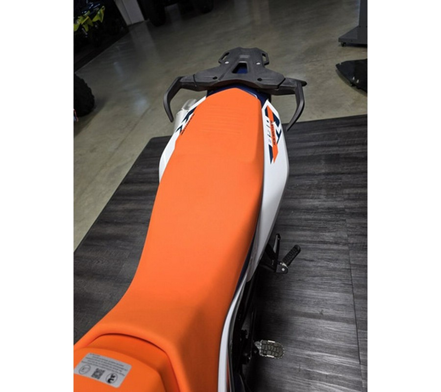 2026 KTM Adventure 890 R