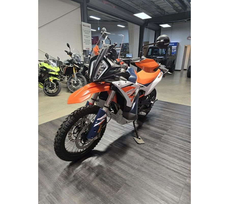 2026 KTM Adventure 890 R