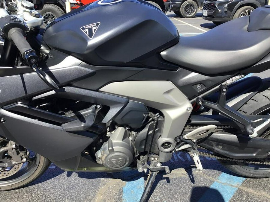2025 Triumph Daytona 660 Satin Granite/Satin Black