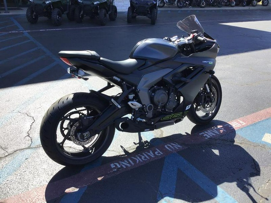 2025 Triumph Daytona 660 Satin Granite/Satin Black