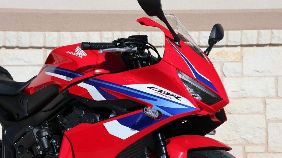 2026 HONDA CBR650R E-CLUTCH