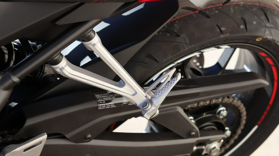 2026 HONDA CBR650R E-CLUTCH