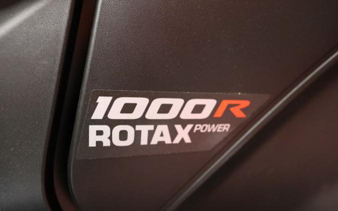 2026 Can-Am Outlander MAX 6x6 Backcountry 1000R