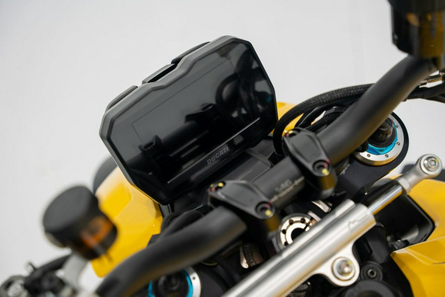 2023 Ducati Streetfighter V4S Yellow