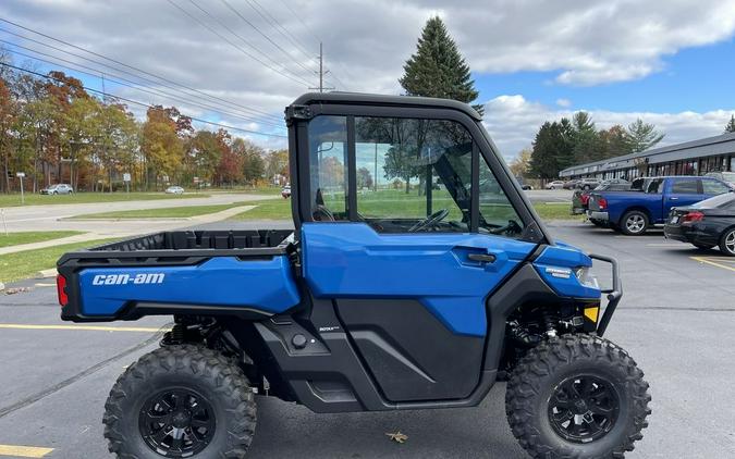 2023 Can-Am® Defender Limited HD10