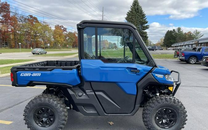 2023 Can-Am® Defender Limited HD10