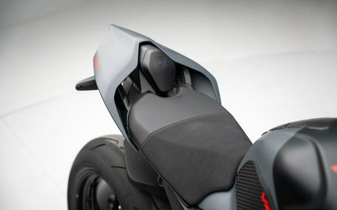 2024 Ducati Streetfighter V4 S Grey & Black