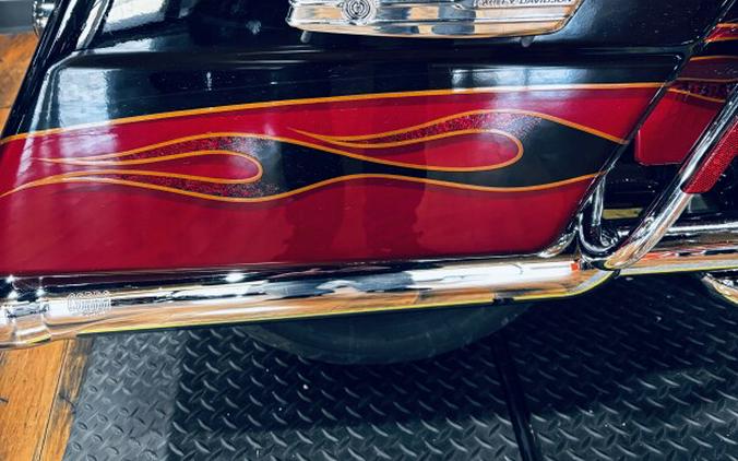 2011 Harley-Davidson® CVO™ Ultra Classic® Electra Glide® BLK EBR/RIO RED