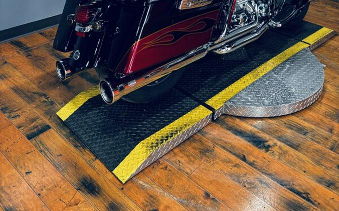 2011 Harley-Davidson® CVO™ Ultra Classic® Electra Glide® BLK EBR/RIO RED