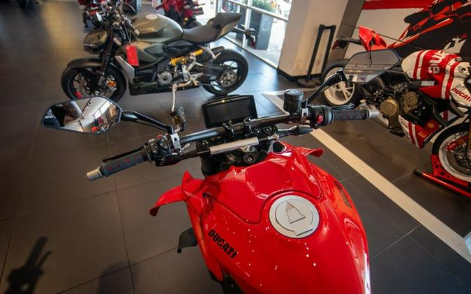2025 Ducati Streetfighter V4 Ducati Red