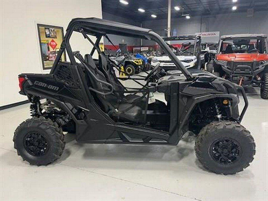 2023 Can-Am Maverick Trail DPS 700