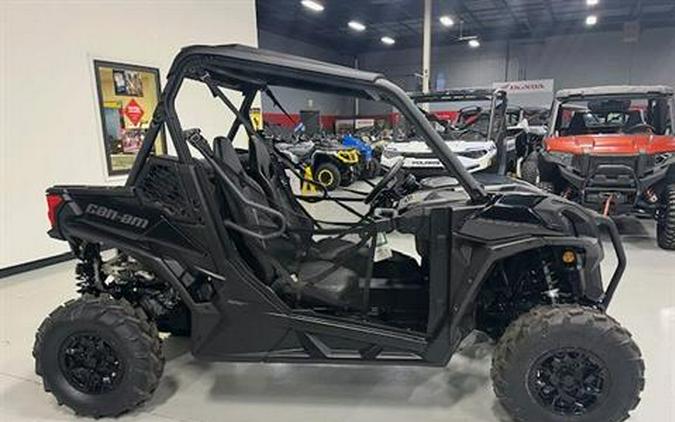 2023 Can-Am Maverick Trail DPS 700