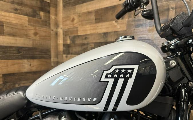 2021 Harley-Davidson® Street Bob® 114 Stone Washed White Pearl FXBBS