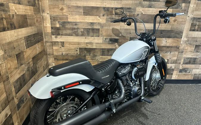 2021 Harley-Davidson® Street Bob® 114 Stone Washed White Pearl FXBBS