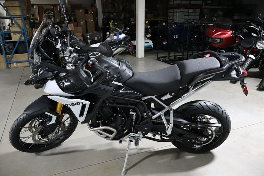2025 Triumph Tiger 900 Rally Pro Carbon Black / Sapphire Black
