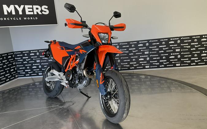 2026 KTM SMC 690 R - 42624M