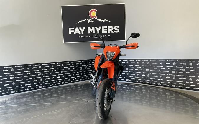 2026 KTM SMC 690 R - 42624M