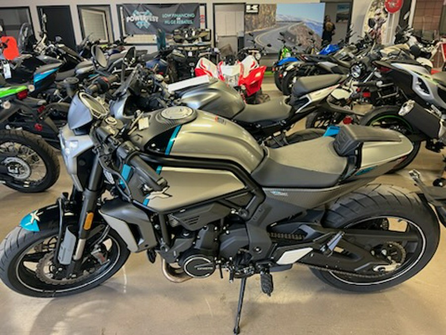 2023 CFMOTO 700 CL-X Sport