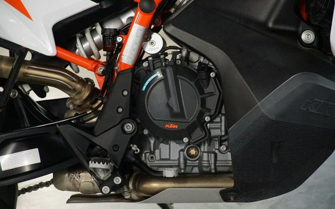 2022 KTM Adventure 890 R