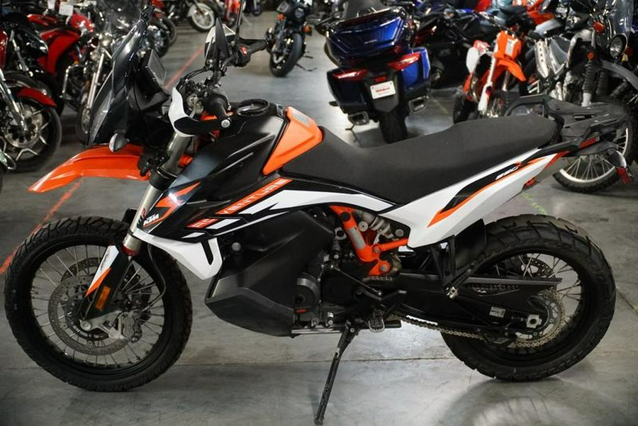 2022 KTM 890 Adventure R
