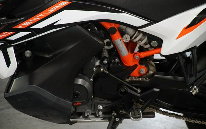 2022 KTM Adventure 890 R