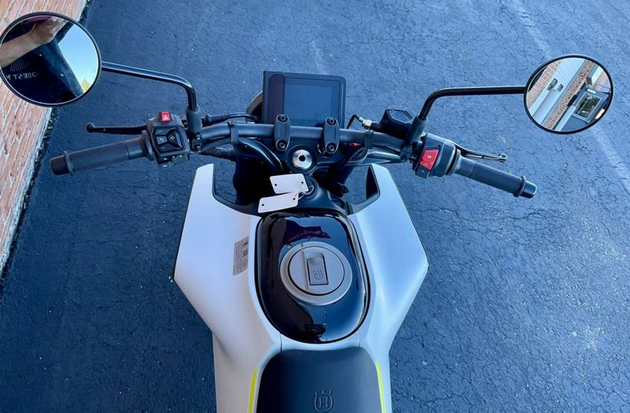 New 2024 HUSQVARNA Vitpilen 401