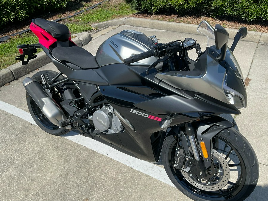 2025 CFMOTO 300SS
