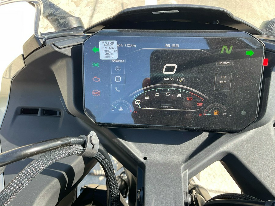 2025 CFMOTO 300SS