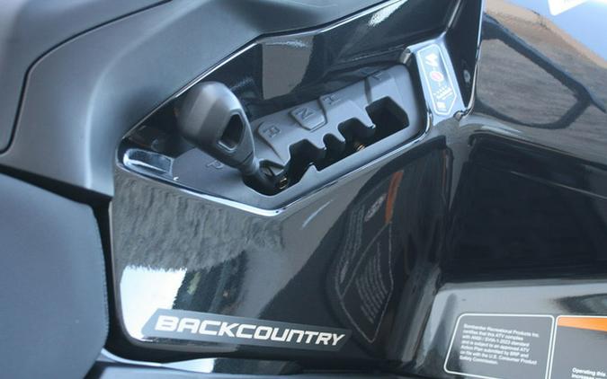 2027 Can-Am Outlander Backcountry 10.25 In.