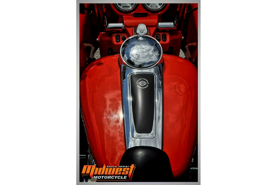 2009 Harley-Davidson® SCREAMIN' EAGLE CVO ROAD GLIDE