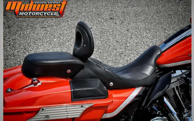 2009 Harley-Davidson® SCREAMIN' EAGLE CVO ROAD GLIDE