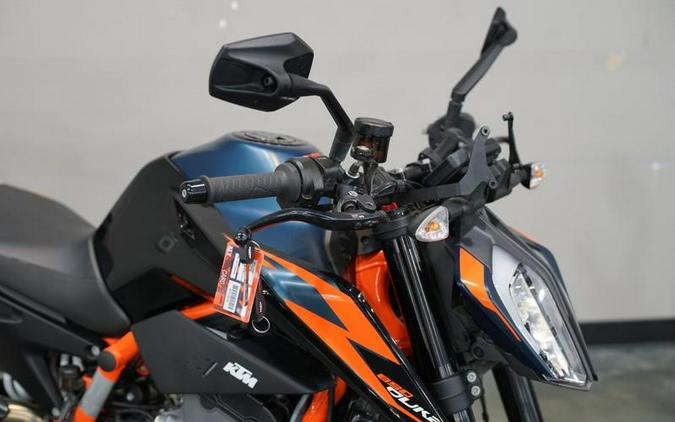 2022 KTM 890 Duke GP