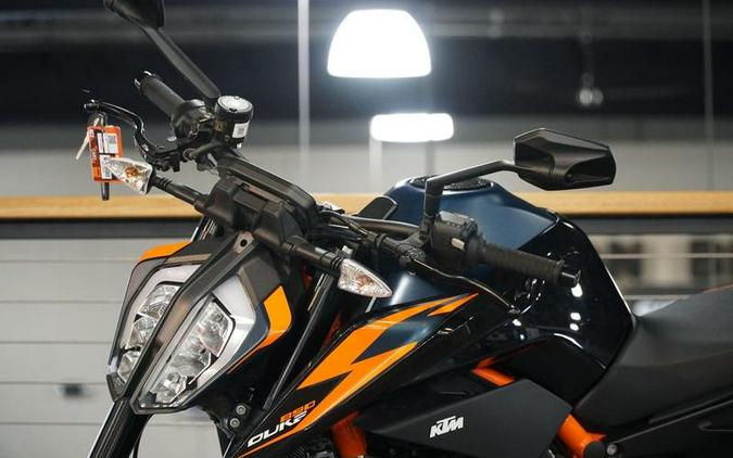 2022 KTM 890 Duke GP