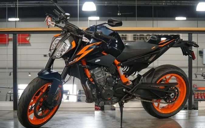 2022 KTM 890 Duke GP
