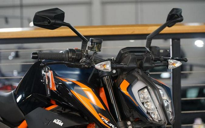 2022 KTM 890 Duke GP