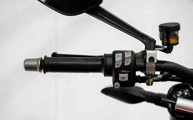 2025 Ducati Streetfighter V2 Red