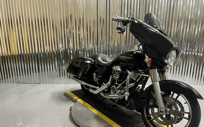 2017 Harley-Davidson FLHXS - Street Glide Special