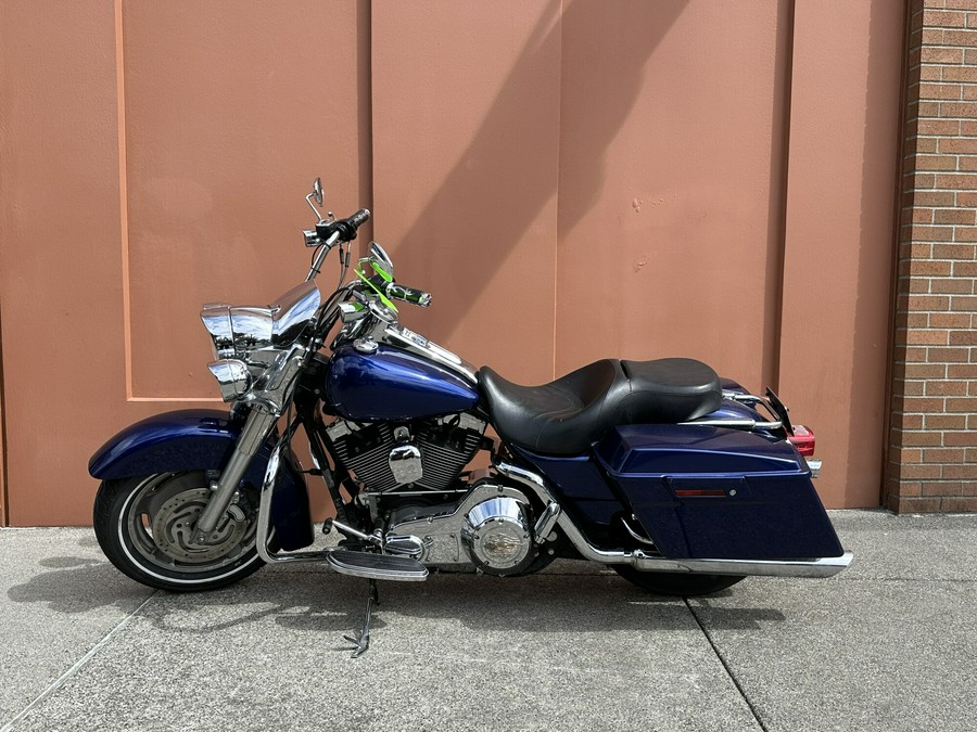 Harley-Davidson® Road King Custom Deep Cobalt Pearl