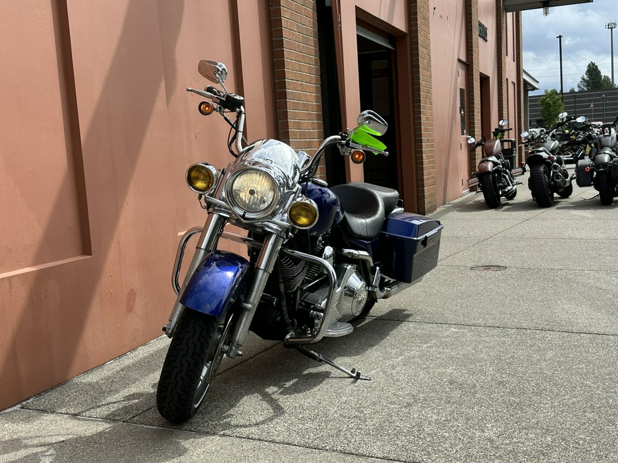Harley-Davidson® Road King Custom Deep Cobalt Pearl