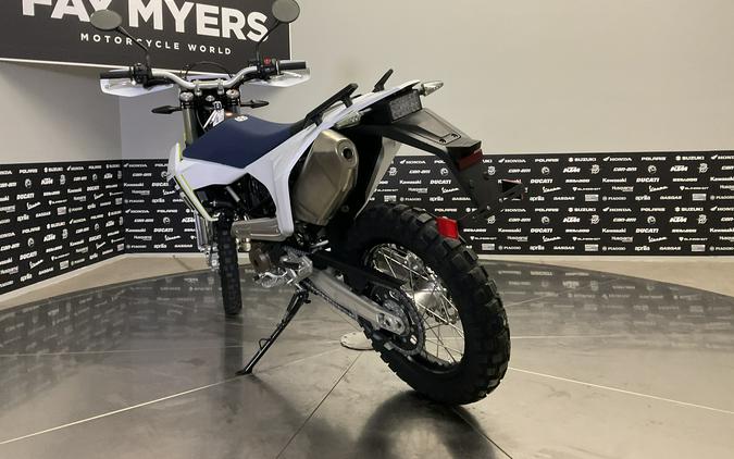 2027 HUSQVARNA 701 ENDURO - 040238Q