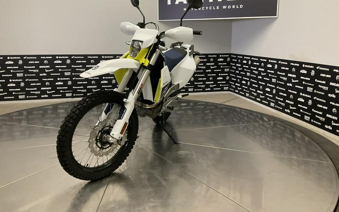 2027 HUSQVARNA 701 ENDURO - 040238Q