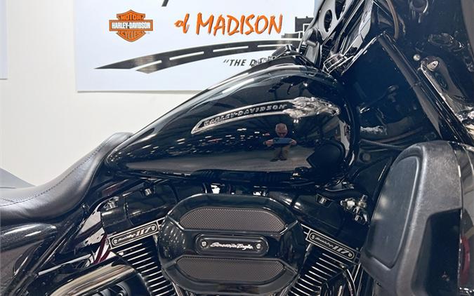 2015 Harley-Davidson CVO Street Glide FLHXSE 33,841 Miles Starfire Black & gold dust flames