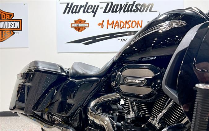 2015 Harley-Davidson CVO Street Glide FLHXSE 33,841 Miles Starfire Black & gold dust flames