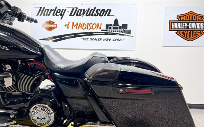 2015 Harley-Davidson CVO Street Glide FLHXSE 33,841 Miles Starfire Black & gold dust flames