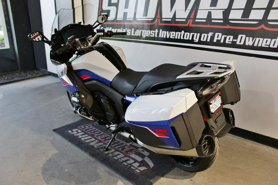 2022 BMW K 1600 GT Light White/Racing Blue Metallic/Racing Red