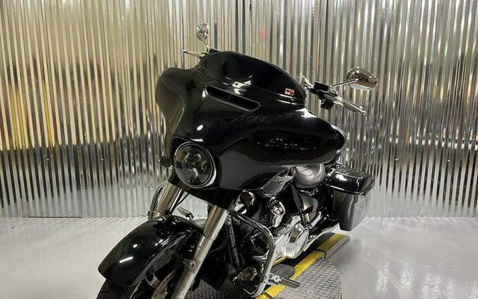 2017 Harley-Davidson FLHXS - Street Glide Special